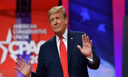 Nguoi My nghi gi ve kha nang Tong thong Trump bi luan toi?