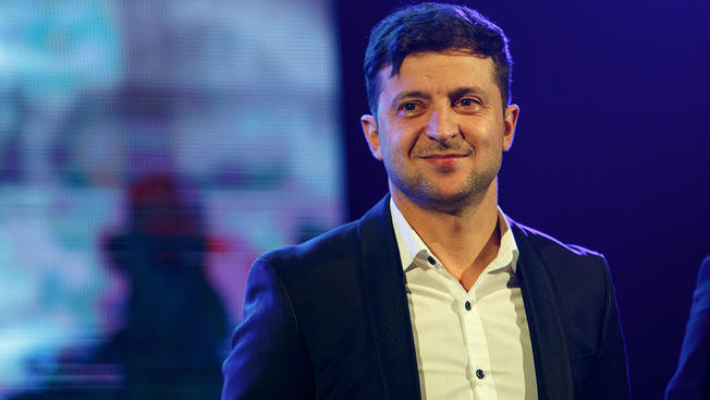 Ông Volodymyr Zelensky là một gương mặt mới đang lên trong nền chính trường Ukraine và hiện nhận được nhiều sự ủng hộ nhất trong số hơn 40 ứng cử viên tổng thống. Ảnh: NBCW.