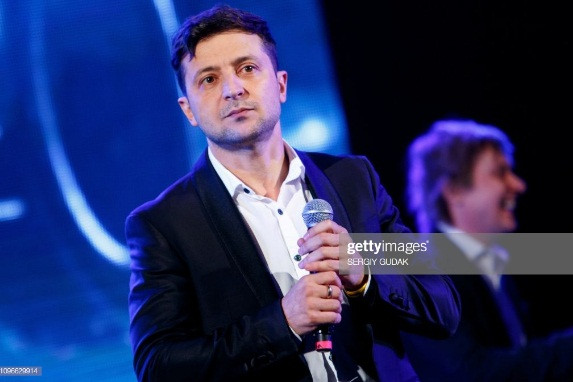 Về đời tư, ông Volodymyr Zelensky kết hôn với bà Olena Zelenska vào tháng 9/2003. Họ có hai người con, một trai và một gái. Ảnh: IN.