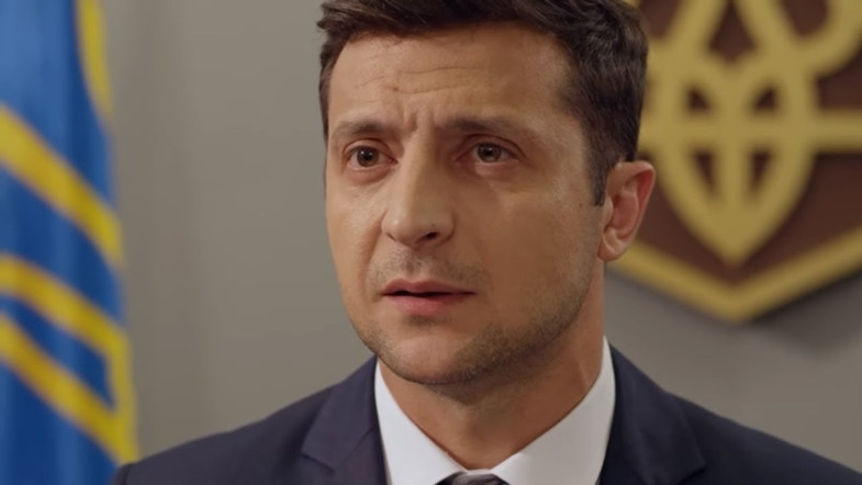 Năm 2015, Volodymyr Zelensky trở thành ngôi sao trong bộ phim truyền hình "Bầy tôi của Nhân dân", trong đó ông đóng vai Tổng thống Ukraine. Ảnh: Neuck.