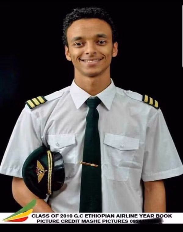 Cơ trưởng Yared Getachew nằm trong số 157 nạn nhân thiệt mạng trong vụ rơi máy bay ở Ethiopia vừa qua. Anh là một phi công dày dặn kinh nghiệm với hơn 8.000 giờ bay. (Nguồn ảnh: Insider)
