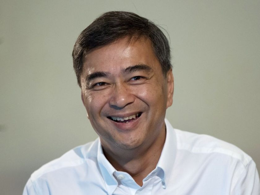 Trong khoảng thời gian từ tháng 11/1997 đến tháng 1/2001, ông Abhisit là Bộ trưởng Văn phòng Thủ tướng Thái Lan. Ảnh: VS.