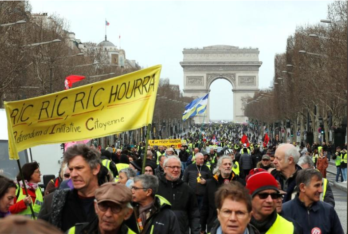 Tỷ lệ ủng hộ Tổng thống Pháp Emmanuel Macron cũng được cải thiện trong những tuần gần đây. Một cuộc thăm dò ý kiến của Ipsos công bố ngày 6/3 cho thấy tỷ lệ ủng hộ tổng thống Pháp là 28%, tăng 8 điểm phần trăm kể từ tháng 12/2018. Ảnh: Reuters.