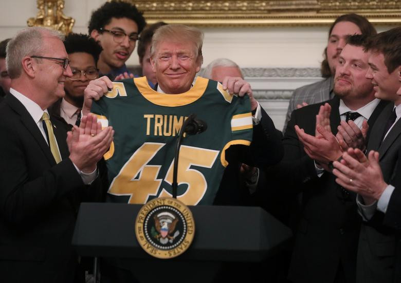 Tong thong Trump lai moi khach Nha Trang an hamburger-Hinh-7