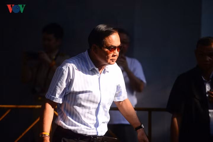 Sau khi bỏ phiếu, ông Prayuth nói: “Hôm nay, tôi đi bầu cử với quyền công dân như bao nhiêu người khác, tôi hy vọng mọi người cũng sử dụng quyền công dân để đưa ra tiếng nói của mình”.