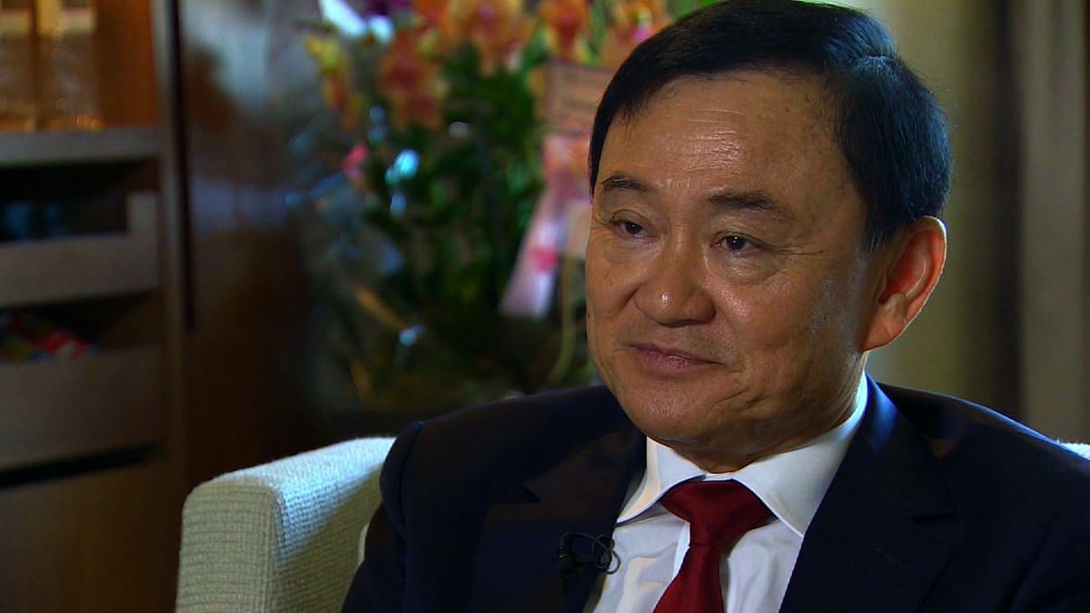Ngày 21/10/2008, Toà án Tối cao Thái Lan đã tuyên án ông Thaksin tù chung thân vì lạm dụng quyền lực. Ông Thaksin khi đó không có mặt ở toà để nghe tuyên án vì đang sống lưu vong ở nước ngoài. Các công tố viên Thái Lan đã bắt đầu tiến hành các thủ tục cần thiết để dẫn độ ông Thaksin về nước. Ảnh: Forbes. 