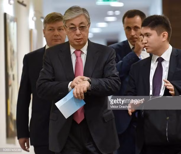 Trong khoảng thời gian từ 1986 đến 1991, ông làm việc trong Đại sứ quán Liên Xô tại Bắc Kinh. Năm 1991, ông đăng ký khóa học dành cho các nhà ngoại giao cao cấp tại Học viện Ngoại giao thuộc Bộ Ngoại giao Liên Xô ở Moscow. Ảnh: Getty.