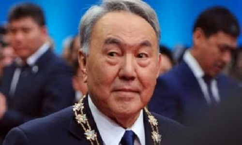 Trước đó, hồi tháng 2/2019, Tổng thống Nazarbayev từng tuyên bố giải tán chính phủ Kazakhstan sau những gì mà ông gọi là thất bại trong việc tăng thu nhập thực tế, thúc đẩy việc làm và cải thiện mức sống cho người dân. Ảnh: BBC.