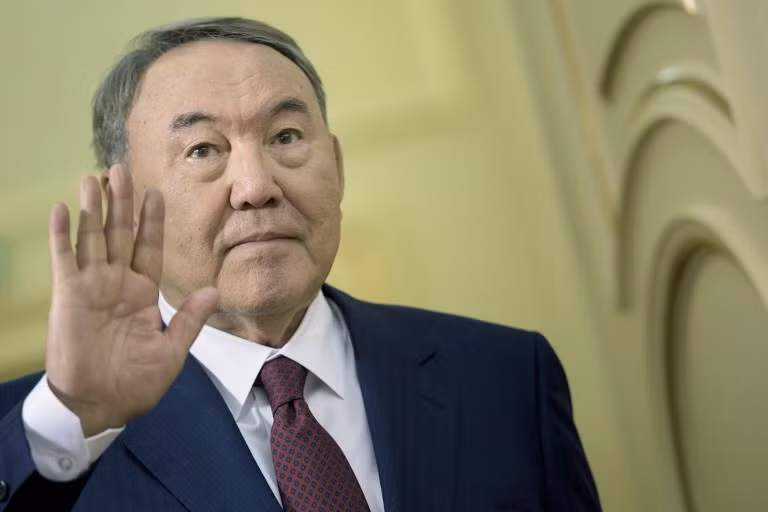 Ông Nazarbayev từng giữ nhiều chức vụ cao cấp trong bộ máy lãnh đạo nước Cộng hòa Xã hội Chủ nghĩa Xô viết Kazakh của Liên bang Xô viết, trước khi trở thành Tổng thống Kazakhstan. Ảnh: Rappler.