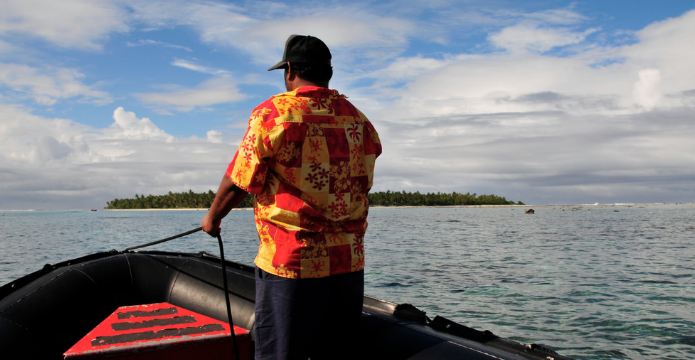 Du khách đến đảo Palmerston sẽ chỉ thấy một con phố, một nhà thờ, 2 nhà vệ sinh, một cảnh sát, rất nhiều cá và dừa.