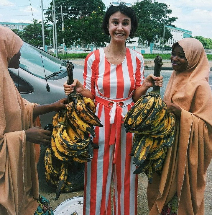 Trong hình là chuối tá quạ. Người dân ở đây dùng những quả chưa chín nấu thành súp còn quả chín có thể ăn ngay được.