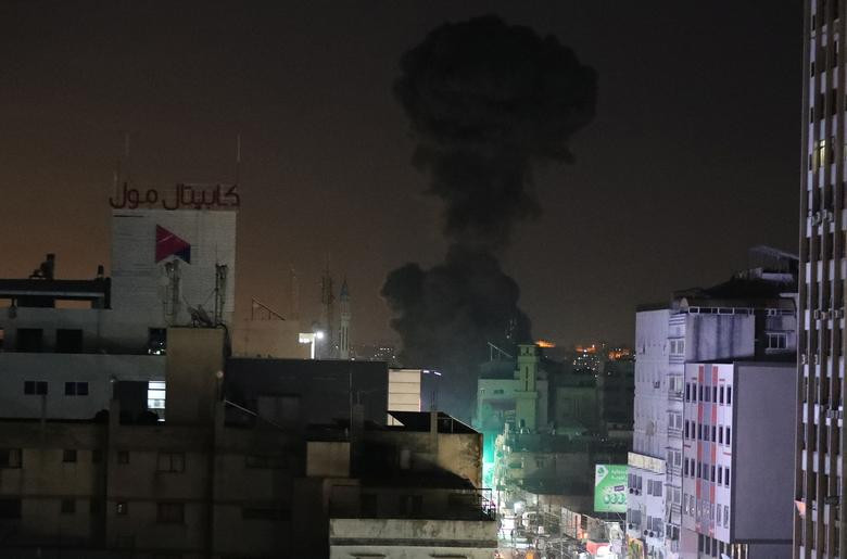 Israel oanh kich Hamas, Dai Gaza chim trong khoi lua-Hinh-7