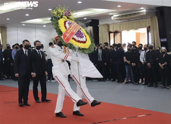 Tổng Bí thư, Chủ tịch nước Nguyễn Phú Trọng gửi vòng hoa viếng nguyên Phó Thủ tướng Trương Vĩnh Trọng.