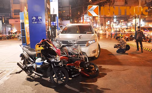 Xe dien dam nguoi o tram xang nhieu nguoi bi thuong hinh anh 1