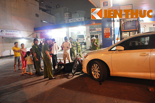 Xe dien dam nguoi o tram xang nhieu nguoi bi thuong hinh anh