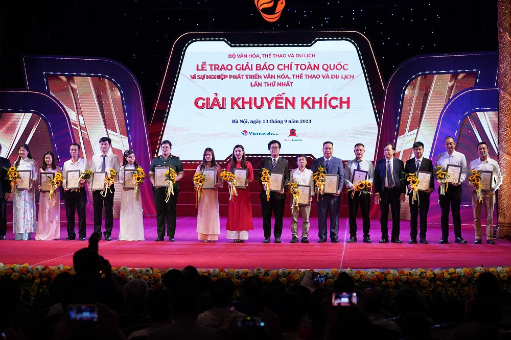 Gần 100 tác phẩm đoạt Giải báo chí Văn hóa, Thể thao và Du lịch - Hình 7 Gan 100 tac pham doat Giai bao chi Van hoa, The thao va Du lich-Hinh-7