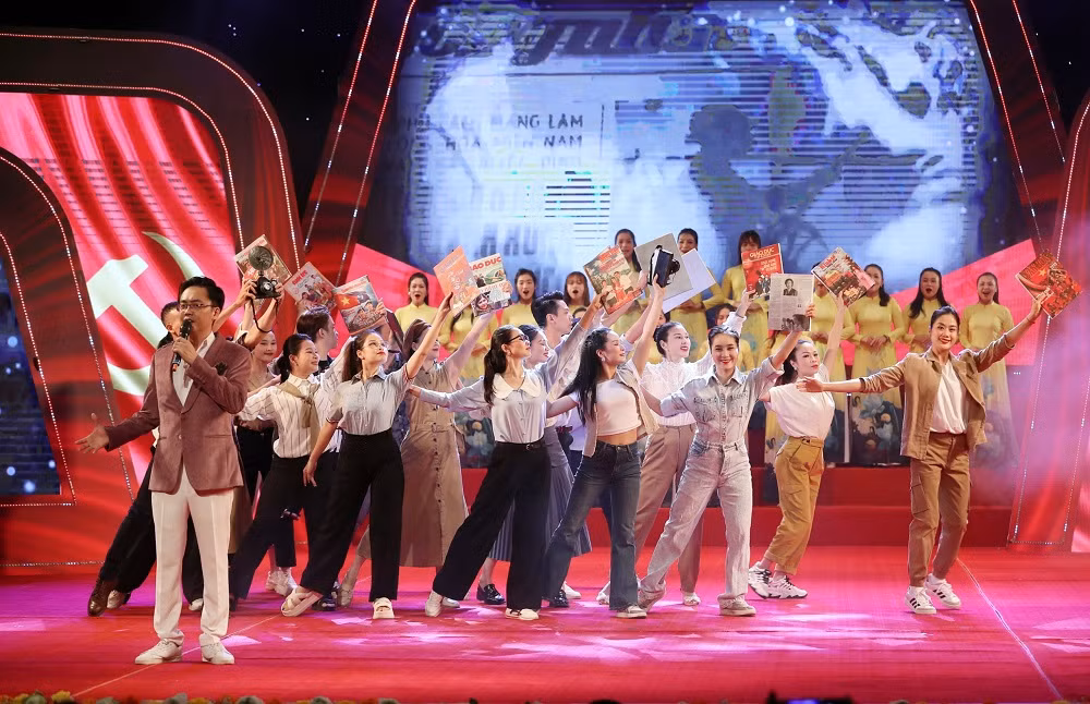 Gan 100 tac pham doat Giai bao chi Van hoa, The thao va Du lich