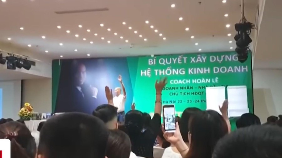 Người dùng khi thanh toán hóa đơn bằng “gem” sẽ được ứng dụng này hoàn trả 80% “gem” khi giao dịch hoàn thành chứ không hoàn lại bằng tiền. Một trường hợp khác đó là người dùng không cần mua bán gì, chỉ cần dùng tiền thật để mua “gem” (tức là nạp tiền vào tài khoản) rồi sau đó dùng “gem” đổi ra “điểm” (hay còn gọi là Poinst) để nhận lãi từ 0,2 - 0,1% điểm mỗi ngày.