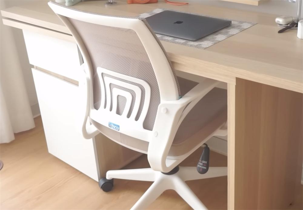 Căn nhà 19m2 nhưng vẫn tiện nghi ngăn nắp của cô gái 31 tuổi - Hình 11 Can nha 19m2 nhung van tien nghi ngan nap cua co gai 31 tuoi-Hinh-11