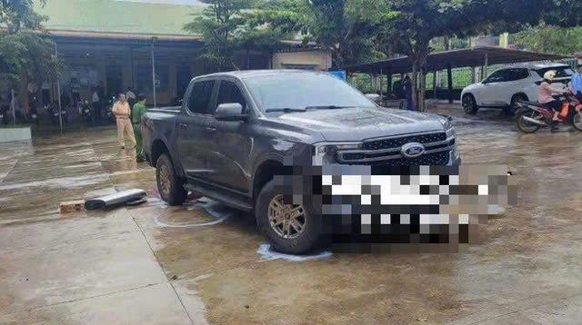 Thông tin mới vụ ô tô cán chết học sinh trong sân trường Thong tin moi vu o to can chet hoc sinh trong san truong