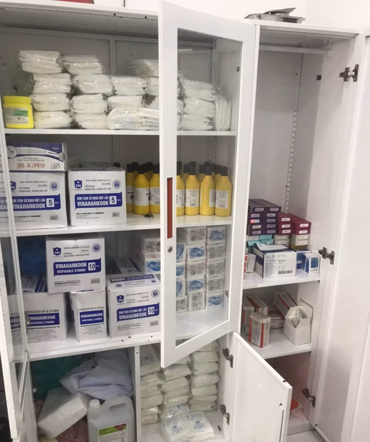 So Y te TP HCM chi quan ly chua toi 400 benh vien va co so cung ung “dich vu lam dep”-Hinh-2