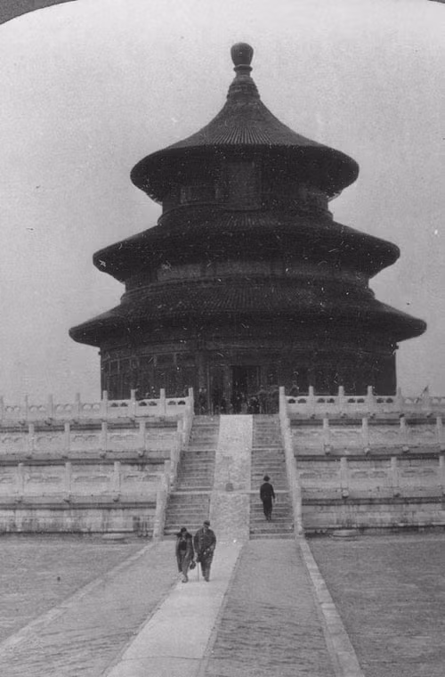 Chùa Thiên Đường ở Bắc Kinh xây dựng từ thời Minh triều để vinh danh trời đất.