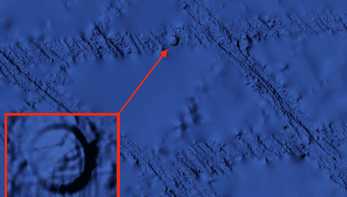 Trong bức ảnh này, một vật thể lạ dài 8 km dưới đáy biển, gần sa mạc Nazca, Peru khiến nhiều người tò mò đó thực ra là gì.