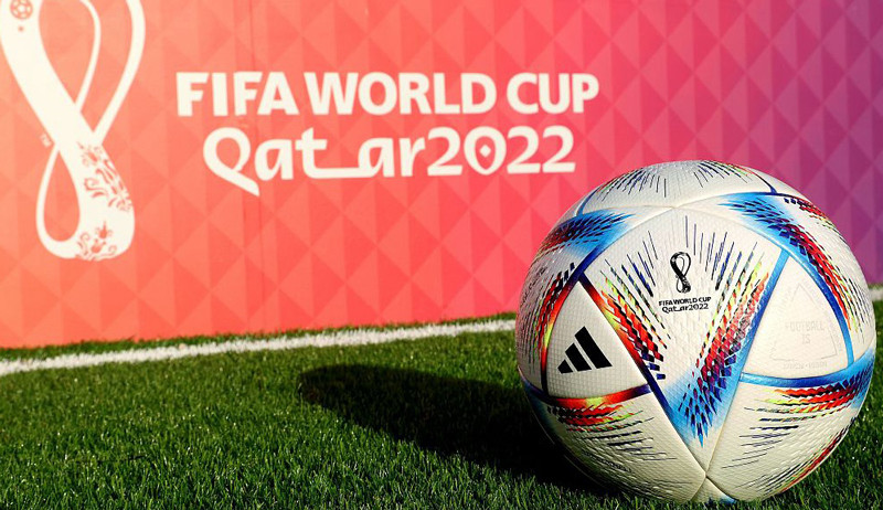 Không những vậy, World Cup 2022 còn có điểm đặc biệt khác đó là thay vì tổ chức vào mùa Hè như truyền thống, sự kiện năm nay diễn ra vào mùa Đông. Lý do khiến World Cup 2022 diễn ra vào mùa Đông thay vì mùa Hè như thường lệ xuất phát từ điều kiện thời tiết của nước chủ nhà.