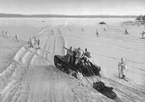 Trên đà chiến thắng, Hồng quân Liên Xô giải phóng thêm nhiều vùng lãnh thổ bị phát xít Đức chiếm đóng trước đó.