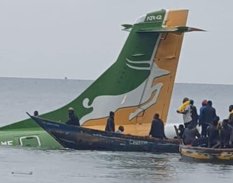 Với hành động dũng cảm, tích cực tham gia cứu hộ các nạn nhân trong vụ máy bay lao xuống hồ Victoria, anh Majaliwa chính thức được tuyên dương là anh hùng và được thưởng 430 USD. Đồng thời, anh được mời về làm việc trong Lực lượng Cứu hỏa và Cứu hộ Tanzania.