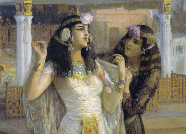 Nữ hoàng Ai Cập Cleopatra VII là một trong những người phụ nữ quyền lực và có sức ảnh hưởng nhất thế giới cổ đại. Không chỉ xinh đẹp, bà hoàng này còn thông minh, mưu lược, thông thạo nhiều ngoại ngữ nên có thể củng cố vương quyền cũng như giúp đất nước phát triển kinh tế và nhiều lĩnh vực khác.