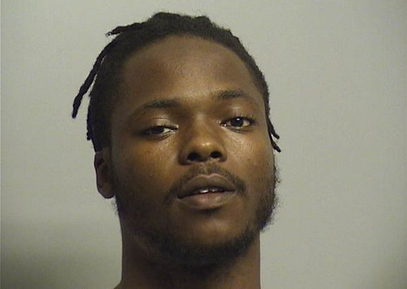 Vào năm 1993, Allan McLaurin (trong ảnh) và Darron Anderson đâm ôtô vào xe của một phụ nữ lớn tuổi trên đường cao tốc tại hạt Tulsa, bang Oklahoma và bắt cóc nữ tài xế. Sau đó, chúng hiếp dâm nạn nhân tại một số địa điểm. Sau khi bị cảnh sát bắt giữ, McLaurin và Anderson bị đưa ra xét xử.