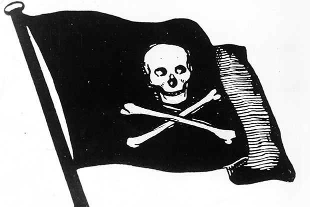 Thoạt đầu, cờ hải tặc chỉ có màu đỏ và màu đen như trên nhằm báo hiệu kết cục của những người trên các tàu thuyền đi biển. Đến đầu những năm 1700, khi hoạt động cướp biển trở nên "nhộn nhịp hơn", nhiều cờ hải tặc hơn đã xuất hiện. Trong đó, cờ hình đầu lâu và xương chéo (Jolly Roger) trên nền đen phổ biến hơn cả. Nhiều thuyền trưởng hải tặc treo cờ này mỗi lần dong buồm ra khơi cướp bóc.
