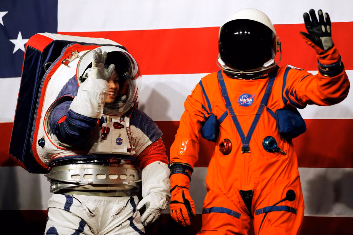 Ngày nay, với sự tiến bộ của khoa học, kỹ thuật, các chuyên gia có nhiều cách để xác định vị trí của một phi hành gia nếu họ gặp sự cố, cần cứu hộ như GPS.