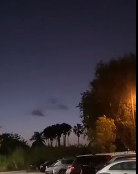 Trước sự việc này, một số người cho rằng, đây có thể chính là các UFO của người ngoài hành tinh. Theo quan điểm này, sinh vật ngoài Trái đất đã ghé thăm chúng ta.