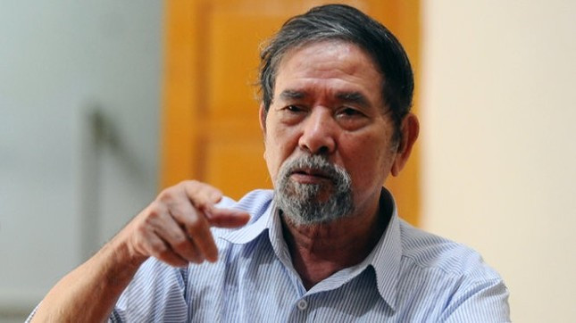 Đặc biệt, nhà văn Lê Lựu có 2 tác phẩm được chuyển thể thành phim truyền hình và điện ảnh thành công, được khán giả đón nhận nồng nhiệt là: Sóng ở đáy sông và Thời xa vắng.