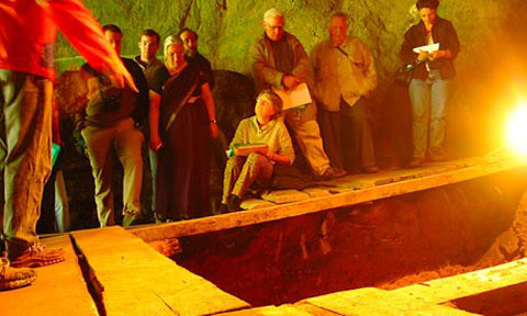 Điều này có nghĩa nhiều người dân ở châu Âu, châu Á ngày này chính là hậu duệ của những đứa con lai với loài người "ma" đó. Các nhà khoa học đã phát hiện dòng máu của loài người hiện nay đã hòa trộn với người Neanderthal và Denisovan thông qua các cuộc hôn nhân.