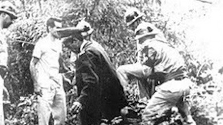 Khi đến gặp gia đình nạn nhân, cảnh sát biết được Manoel và Viana đã nói với gia đình vào sáng ngày 17/8 rằng họ cần đến Sao Paulo để mua thiết bị và một chiếc xe hơi.