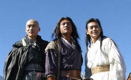 Theo "Thiên long bát bộ", Vô Nhai Tử giấu 2 bí kíp Bắc minh thần công và Lăng ba vi bộ vào trong một tấm bồ đoàn được đặt trước bức tượng ngọc bích do ông tạc.