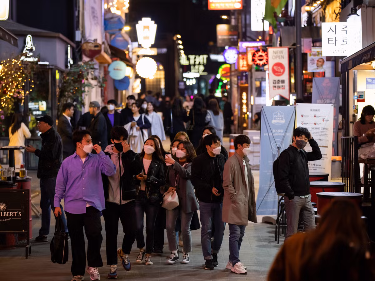 Từ triều đại Joseon (1392 - 1910), Itaewon trở thành một trung tâm hành chính quan trọng khi những hoàng đế đầu tiên của vương triều quyết định dời đô đến Hanyang (tức Seoul ngày nay).