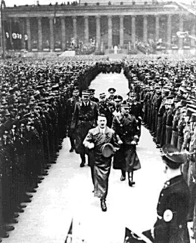 Một số nhà nghiên cứu cho rằng, Mỹ có thể đã thu giữ được một mô hình thử nghiệm của "súng Mặt trời" khi tiến vào thủ đô Berlin năm 1945.