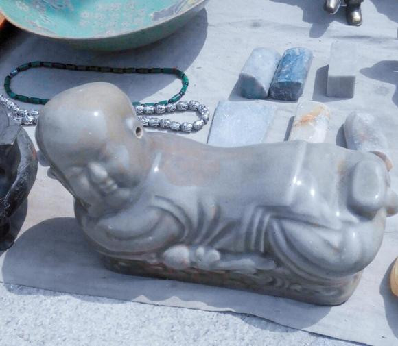 Ngoài ra, y học cổ truyền ở Trung Quốc thời phong kiến quan niệm nằm gối cứng phù hợp với độ cong sinh lý của cơ thể, đặc biệt đối với những người có vấn đề về cột sống. Nhờ vậy, sức khỏe của con người sẽ được cải thiện thông qua giấc ngủ.