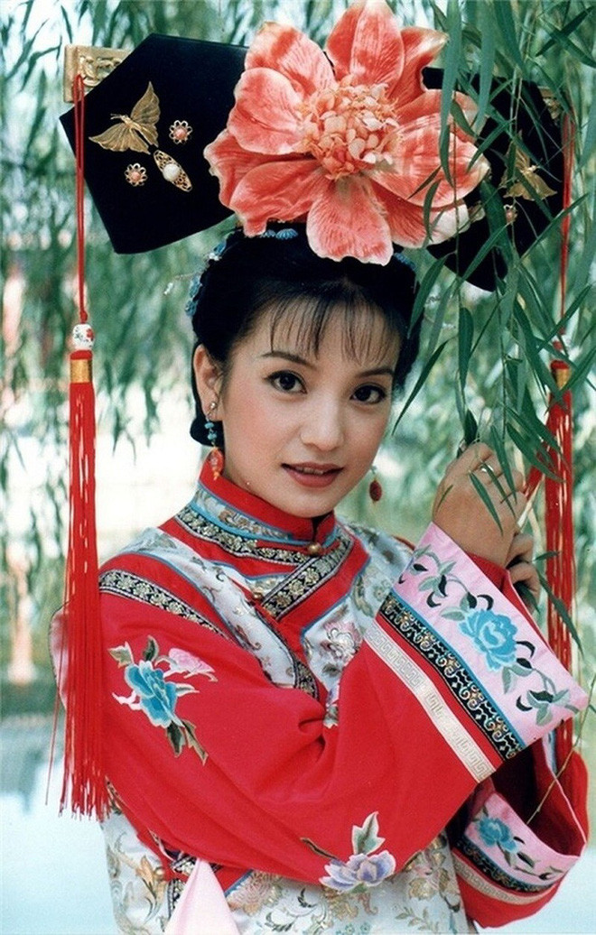 Mỗi khi phi tần bước đi, lưu tô sẽ nhẹ nhàng đung đưa theo tạo cảm giác "yểu điểu thục nữ". Theo đó, phi tần sẽ trở nên thanh tao, quyến rũ hơn.