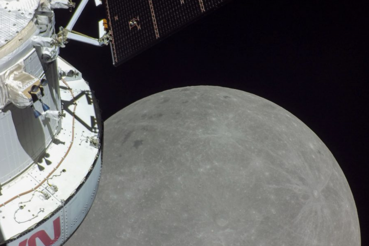 Sau đó, tàu Orion sẽ hạ cánh bằng dù xuống Thái Bình Dương. Khi ấy, nhiệm vụ Artemis 1 kết thúc.