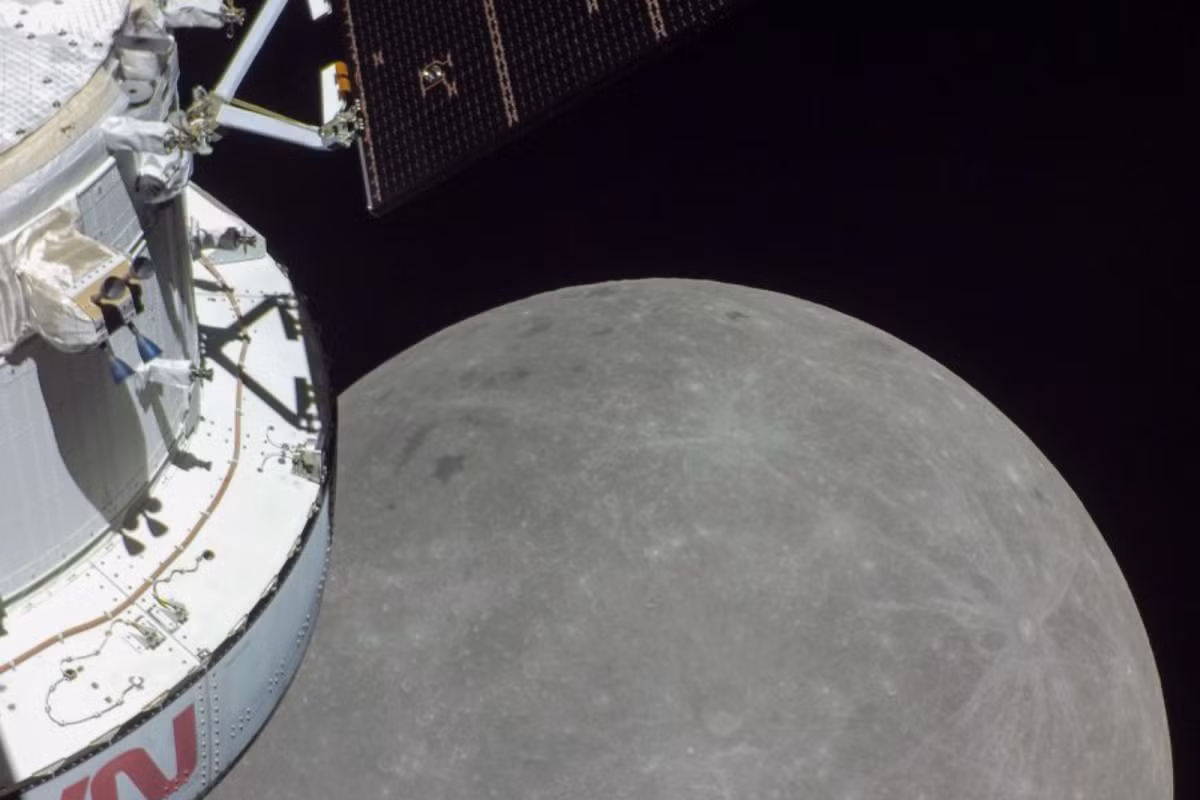 Sau đó, tàu Orion sẽ hạ cánh bằng dù xuống Thái Bình Dương. Khi ấy, nhiệm vụ Artemis 1 kết thúc.