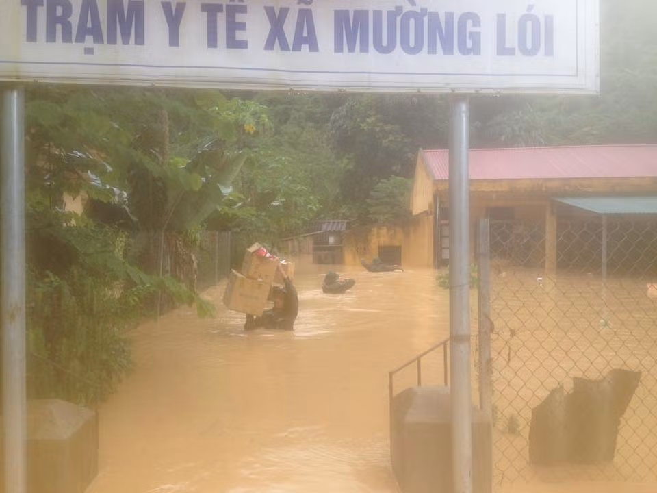 Dien Bien: Ngap lut den co, them nguoi mat tich do mua lu-Hinh-2