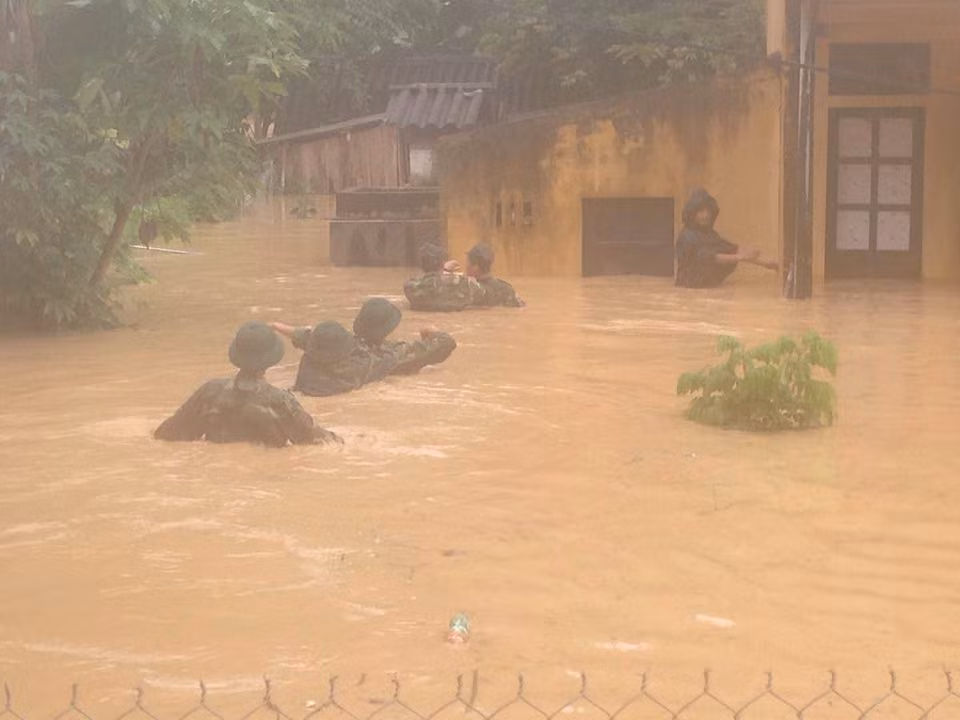 Dien Bien: Ngap lut den co, them nguoi mat tich do mua lu-Hinh-10