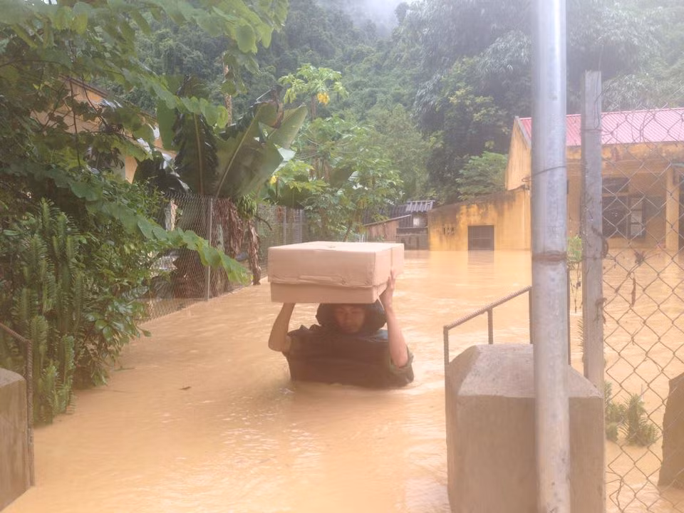 Dien Bien: Ngap lut den co, them nguoi mat tich do mua lu-Hinh-5