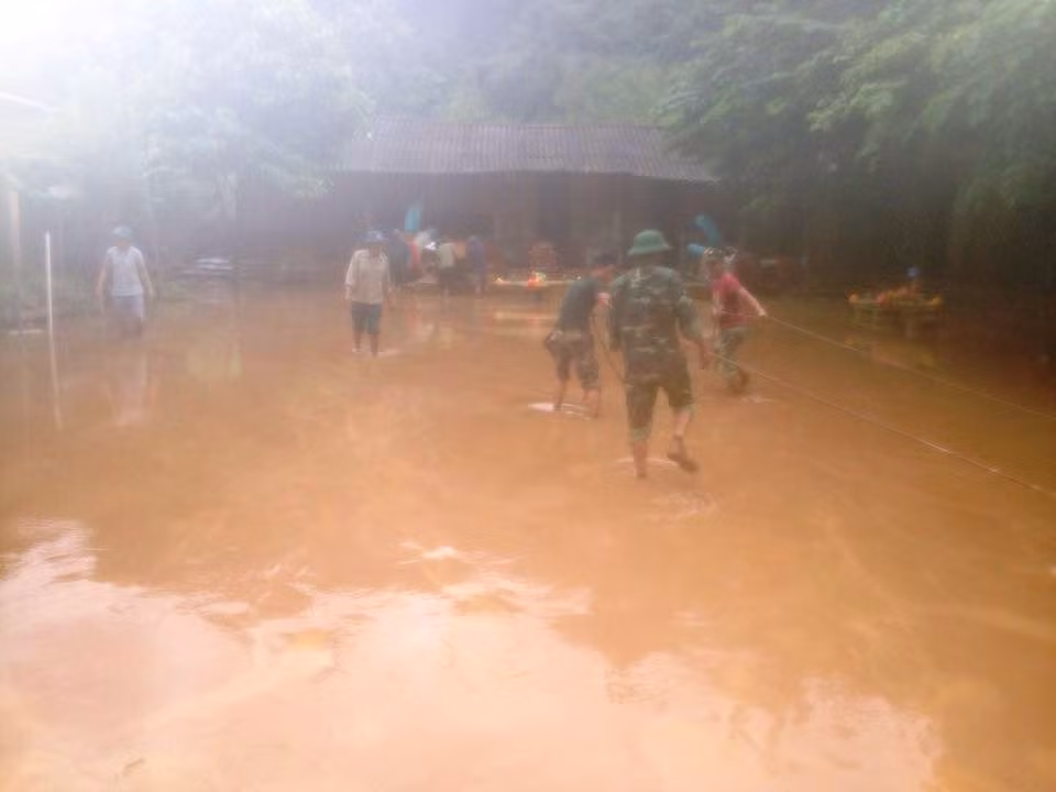 Dien Bien: Ngap lut den co, them nguoi mat tich do mua lu-Hinh-17