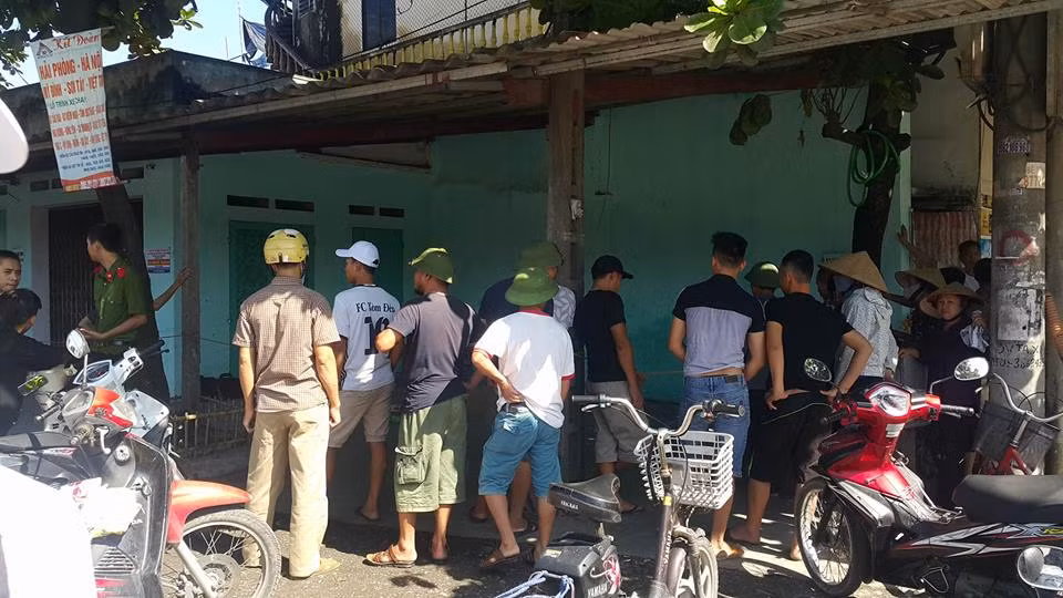 Hai Duong: Dang dieu tra vu thanh nien chet guc ky la ven duong-Hinh-5